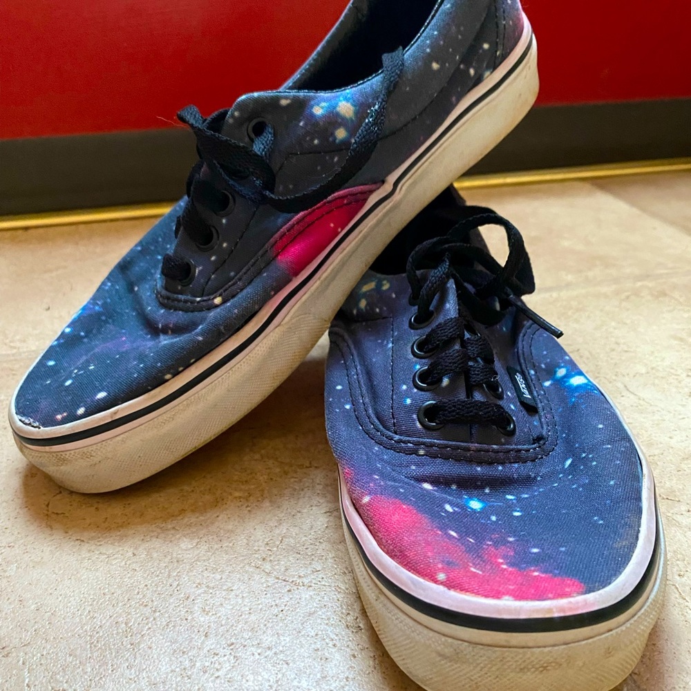 size 8.5 galaxy pattern vans era